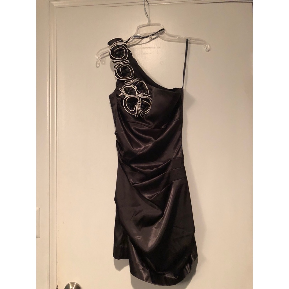 One shoulder dress